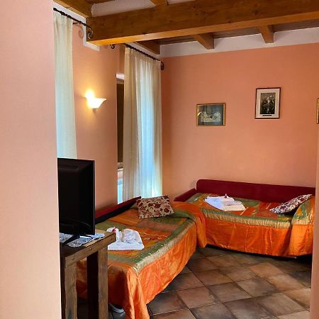 Borgo Delle Panie Bed & Breakfast Careggine Eksteriør bilde